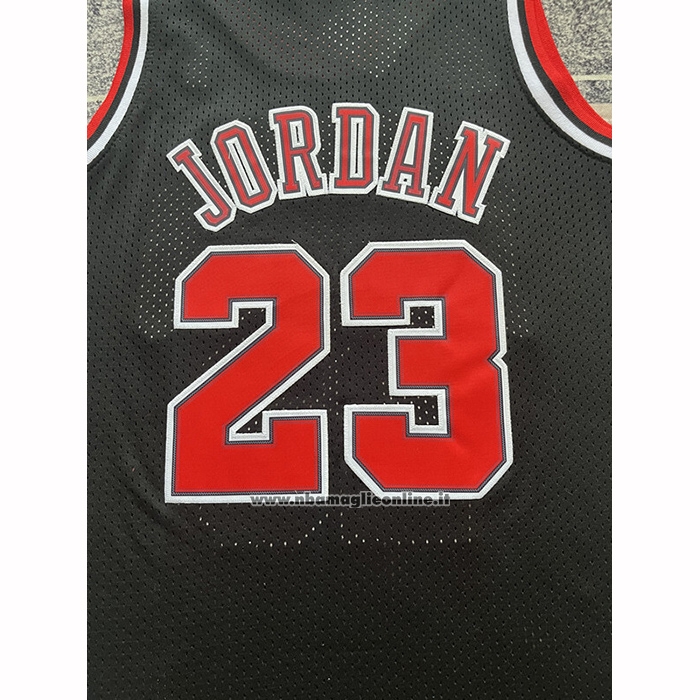 Maglia Chicago Bulls Michael Jordan No 23 Mitchell & Ness 1997-98 Nero Firmada